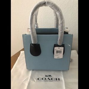 Free Shipping + NWT Coach Cashin Carry Tote 22